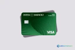 Carta di Credito Intesa Sanpaolo XME verde con grafica a linee dinamiche e logo Visa ben visibile.