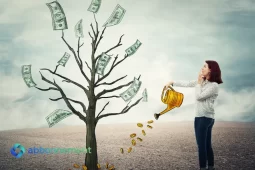 Entrate Automatiche possono cambiare il tuo bilancio senza richiedere ore al giorno. Qui trovi idee reali, semplici da capire, con costi, rischi e passi pratici per iniziare in Italia. Leggi esempi concreti e il checklist. Parti anche con poco risparmio. Perché puntare alle Entrate Automatiche Entrate Automatiche offrono stabilità finanziaria e più tempo libero. Generano flussi ricorrenti senza presenza continua, utili per coprire bollette o creare risparmio. Esempio pratico: affittare una stanza a Milano può rendere 300–500€/mese netti. Investire 10.000€ in ETF con rendimento 4% produce circa 33€/mese; considera tasse e spese. Primi passi concreti: scegli l’idea, automatizza pagamenti e consegne, monitora i risultati. Puoi partire con 500–1.000€ per un prodotto digitale o pubblicità e misurare il ROI dopo 3 mesi. Tipi di entrate automatiche adatte all’Italia Tra le Entrate Automatiche adatte all’Italia ci sono affitti brevi, investimenti in ETF, infoprodotti e servizi in abbonamento. Richiedono setup e verifica normativa. Per esempio, affittare una stanza a Roma può rendere 350€/mese netti. Un corso a 49€ con 10 vendite/mese produce 490€/mese lordo; automatizza email e pagamenti. Passi pratici: scegli piattaforma, configura pagamenti ricorrenti e supporto automatico, monitora conversioni. Parti con 500–1.000€ per marketing e considera tasse e INPS. Quanto costano: investimenti e spese iniziali Entrate Automatiche richiedono spese iniziali variabili: investimento, setup e costi ricorrenti. Pianifica capitale e margini fin da subito. Affitti brevi: arredare un monolocale può costare 2.000–5.000€. Fotografie 150€, pulizie 25–40€ a soggiorno. Ricavo netto medio 300–700€/mese. ETF e investimenti passivi: con 10.000€ e rendimento netto 3–4% ottieni 25–33€/mese dopo tasse e commissioni. Infoprodotti: lancio 500–1.500€ di ADV. Riserva 25–35% dei ricavi per tasse e contributi. Considera commissioni piattaforme 5–15% e assicurazione e manutenzione 100–300€/anno. Rischi, tasse e aspetti legali da controllare Contabilità e tasse: le Entrate Automatiche vanno dichiarate e sono soggette a imposte e contributi. Metti da parte il 25–35% dei ricavi. Per 1.000€/mese riserva 300€. Rischi pratici: dipendenza da piattaforme, chargeback o calo domanda possono azzerare incassi. Diversifica canali e crea una cassa per 3 mesi di spese fisse. Se spendi 800€/mese, salva 2.400€. Norme e privacy: rispetta il GDPR per le email e offri termini chiari per abbonamenti digitali. Conserva fatture elettroniche e consulta un commercialista per IVA e regime. Con 20.000€ annui verifica obblighi. Passo per passo: come avviare una fonte automatica Scegli l’idea per le Entrate Automatiche e valida la domanda con un test rapido. Crea una landing, raccogli 20 email e lancia un prototipo. Misura conversioni. Imposta pagamenti ricorrenti con Stripe o PayPal e automatizza email e supporto. Budget iniziale 500–1.500€ per sito e ADV. Prevedi 3 mesi per il break-even. Registra l’attività correttamente e conserva fatture elettroniche. Metti da parte 25–30% per tasse. Se incassi 1.000€/mese risparmia 250–300€ e consulta un commercialista. Esempi concreti e numeri in euro Entrate Automatiche: affitti brevi a Milano. 12 notti/mese a 60€/notte = 720€; pulizie e commissioni 30% => netto ≈504€/mese. Metti da parte 25% per tasse. ETF e dividendi: investendo 10.000€ con rendimento netto 4% ottieni ~400€/anno, cioè ≈33€/mese. Imposta acquisti mensili automatici da 200€ e reinvesti i proventi. Infoprodotto: corso a 49€ con 10 vendite/mese = 490€/mese lordo. Budget lancio 300–500€ di ADV. Automatizza funnel, misura CAC e tieni 30% per tasse e piattaforme. Checklist rapida per partire oggi Questa checklist rapida aiuta a iniziare con Entrate Automatiche oggi. Controlla idea, domanda, costi e tempistiche prima di investire. Fai piccoli test prima di impegnare capitale. Configura pagamenti ricorrenti con Stripe o PayPal e automatizza email e supporto. Stabilisci budget 500–1.500€ e punta al break-even entro 3 mesi. Valida la domanda: raccogli 20 lead con una landing e testa un MVP a 29–49€. Con conversione 5% e 20 lead avrai dati utili per decidere. Imposta pagamenti e piattaforme: collega Stripe, configura abbonamenti e calcola fee. Considera commissioni piattaforme 5–15% e costi di transazione bancari. Pianifica il profilo fiscale: metti da parte 25–30% dei ricavi per tasse e contributi. Se incassi 1.000€/mese riserva 250–300€ e registra fatture. Monitora KPI fondamentali: CAC, LTV e churn. Se CAC è 50€ e LTV 200€ la fonte è sostenibile. Automatizza report settimanali per ottimizzare. Avvia con un test low-cost e scala solo se i numeri sono positivi. Mantieni una riserva pari a 3 mesi di spese e consulta un commercialista se superi 20.000€ annui. Questo articolo ha offerto idee pratiche per creare Entrate Automatiche in Italia, con esempi, costi e passi concreti per iniziare in modo misurato. Hai strumenti per valutare investimenti, tasse e rischi prima di impegnare capitale. Avvia piccoli test, misura KPI e adatta la strategia in base ai risultati. Rimani aggiornato sulle normative e valuta il supporto di un commercialista quando i ricavi crescono.