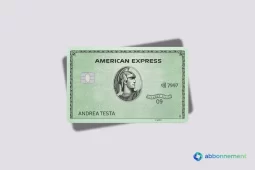Carta Verde American Express con design verde pastello, incisioni decorative e logo American Express in primo piano.