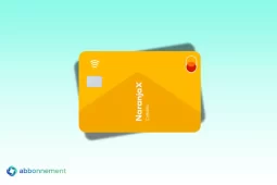 Tarjeta Naranja Mastercard de color naranja con chip, ícono contactless y logo Mastercard en primer plano.
