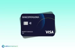 Tarjeta Visa Classic del Patagonia azul oscuro con chip, ícono contactless y detalles dorados.