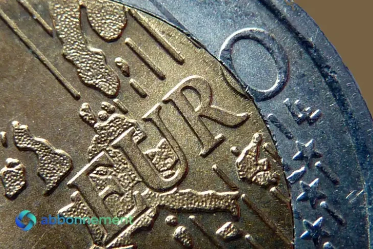 Moneta da un euro in primo piano, simbolo del risparmio quotidiano e della gestione responsabile del denaro