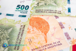 Billetes argentinos para ahorrar plata cada semana.